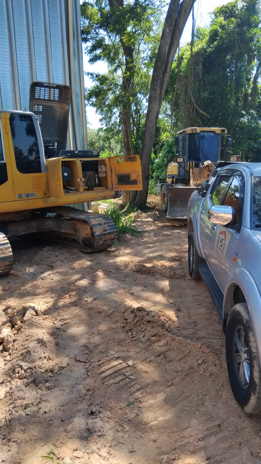 Atendimento externo em escavadeira e pá carregadeira XCMG